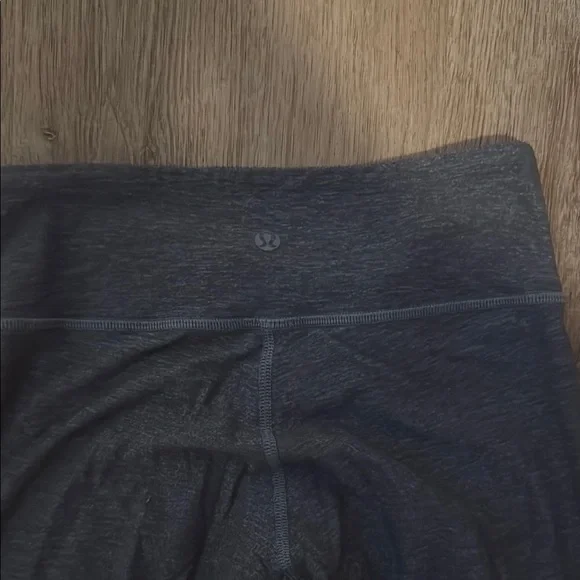 LULULEMON GREY ALIGN LEGGINGS - Picture 3 of 3